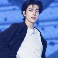 han (@hwaweeii) 's Twitter Profile
