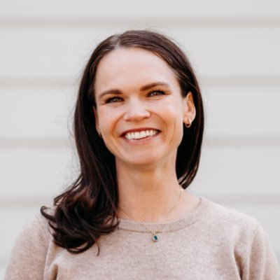 10 x IRONMAN guide for blind triathletes. 2 x RAAM team finisher. Day job: Avantis Investors. Evening job: toddler mom and former Parkinson’s caregiver.