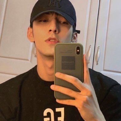 EJAY980218's profile picture. 