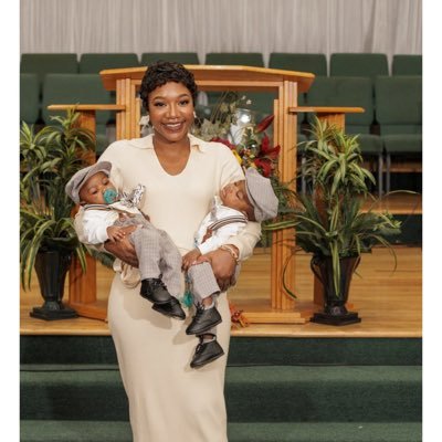 God First 🙏🏾 | Boy Mom Of Twins | Model 📸| Licensed Esthetician | Chicago MUA 💄💋| 👻:Youwannabebrit | #BeaThoughts #Thatbaldheadgurlbea