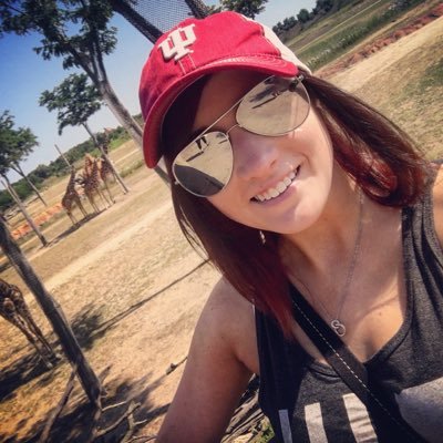 MarComm + PR • Indiana Hoosier • Loyal friend • Caring sister • Loving daughter • Faithful believer Dedicated achiever • Hard lover ✌🏼💙🏈 #MyBodyMyChoice