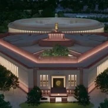 AjniMina's profile picture. Working_For_@_2k29.....