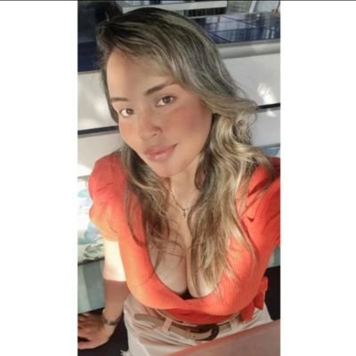 debora_maximo Profile Picture