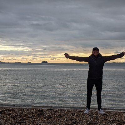 fizlwizsagar's profile picture. Living in the south but a northerner at heart. Painter and writer, suffering from hippopotomonstrosesquipedaliophobia and bouts of laziness.