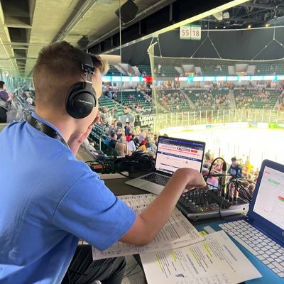 Play By Play Broadcaster for @QCSportsnet - @JDCLASSIC Junior Reporter -2022 @WatchMarquee Junior Broadcaster Winner -Cubs, Blackhawks, Cowboys, Fighting Illini