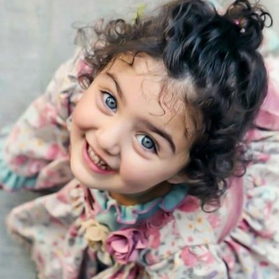 شرقيه قوية گ الحرب .. هادئة گ السلام ...!
نـصـف وزنـي كـبـريـاء والنـصـف الآخـر شـمـوخ
#اسطول_زعماء_تويتر
😌