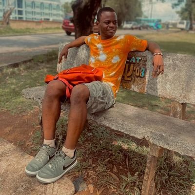 Very intelligent and amicable 🧍🧍🧍
Love those who hate me❤️❤️.
Black in complexion and love reading, fun,
love worshiping God.
God first🙏
luv the man in me