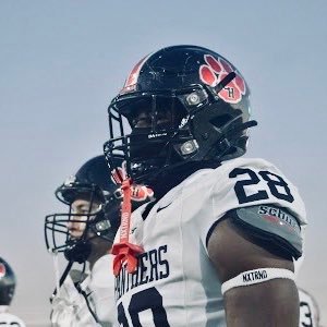 🇳🇬CHHS Football 2️⃣5️⃣DE/DT 6'2, 215lbs https://t.co/ruYxIYtnjG Email- mbstudios2007@gmail.com