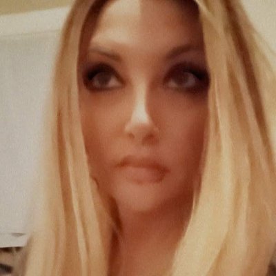 ashleyhurst28's profile picture. Student of Colorado Springs University/Poet with 2 poems published I'll get more!💕 Artistically & Musically Talented 😁🍭🍬 Echelon/KoRn/Ouija Macc 🎵👻🎪🏝️