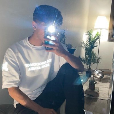 iuu2ff's profile picture. ياليييت  لو كان في علاج  للتفكير .