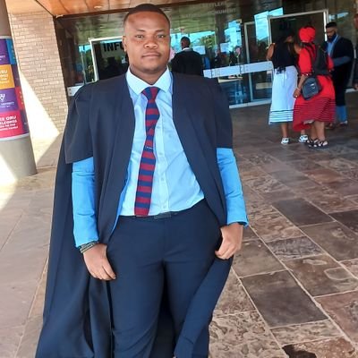 IG masego_itumeleng_maubane|
Rhodes university Alumni ⚖️⚖️👨‍🎓📚📖| Man United ⚽️| Real Madrid⚽️