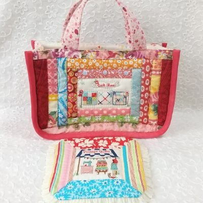 tomoko30477640's profile picture. ハワイアンキルト、パッチワークなど、手仕事が大好き💕 毎日ちくちく何か作っています🪡🧵 ハンドメイド完成品やキットをminne、メルカリに出品中🌸 インスタでも紹介しております YAYOI.2121  ⭐️こちらから購入頂けます→https://t.co/M4AuvYOq9p