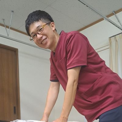 整骨院経営、柔道整復師、元某物療協会の理事、創業20年以上の整骨院を引き継いで5年半。
日々の身体のケアや健康の話と、2024年から8年ぶりに再開したランニング報告、ランニングのためのエクササイズなどを主に投稿。(2024.7.1~)
ランナーとしてはまだまだですが、勉強もかねて走り続けます。