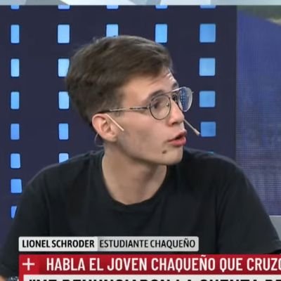 Chaqueño. 19 años. Estudiante de Derecho (UBA). Creo en el mérito y la libertad.
“País rico donde la gente pobre depende de charlatanes”.