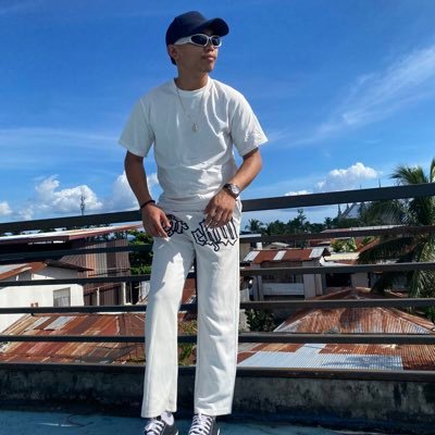 JALLYvee's profile picture. ambot oy