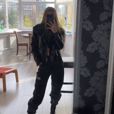 Darkmodel_'s profile picture. alone 4ever