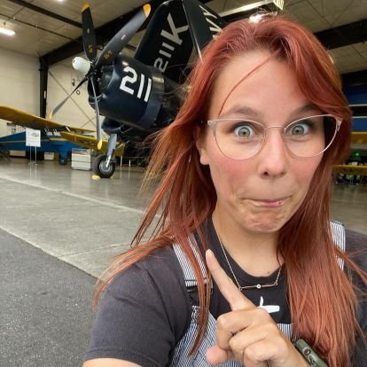 Hangarqueen2's profile picture. WORKING HARD 👩‍🔧