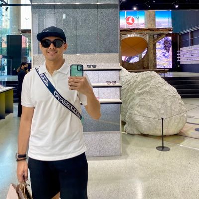 albertphilip18's profile picture. Live life to the fullest 🍃