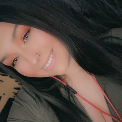 Twitch affiliate✨ Professional Simp ✨ Viper Main ✨ cash app-$abbieerenee ✨https://t.co/ubKn4gOAXA ✨