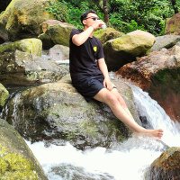 Abang Shh (@manusialebah18) 's Twitter Profile