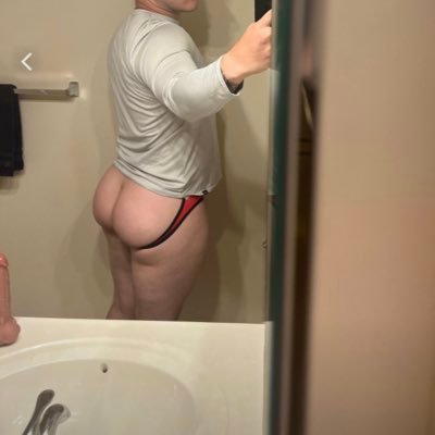 FREE to subscribe to my onlyfans page, fatttttest ass on Onlyfans, come check it out https://t.co/PTzY3prRwh