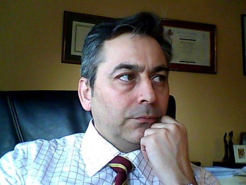 Abogado y administrador concursal. Especialista en derecho civil, inmobiliario, mercantil y concursal. Programador avanzado en bases de datos.