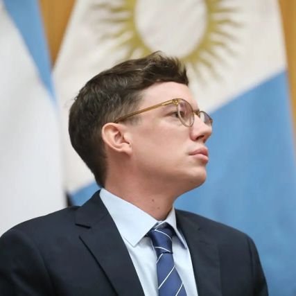 ▪️Abogado

▪️Legislador de la provincia de Córdoba

▪️Vicepresidente de la Comisión de Asuntos Constitucionales, Justicia y Acuerdos 🇦🇷