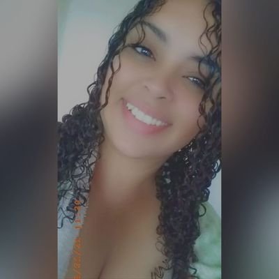 sabrinalira018's profile picture. 