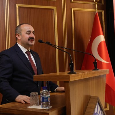 Kütüphaneci - Librarian / ÜNAK Üniversite ve Araştırma Kütüphanecileri Derneği - University and Research Librarians' Association