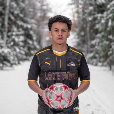 5'7 153lbs (Lathrop high school varsity soccer) (striker, left and right wing) 2.02 gpa c/o 2024 
arnold.d.caceres@gmail.com