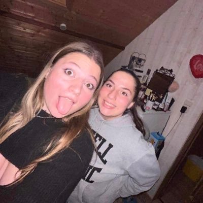 Deb_orah14's profile picture. 