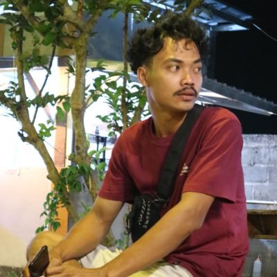 Sedang memperbaiki diri.
