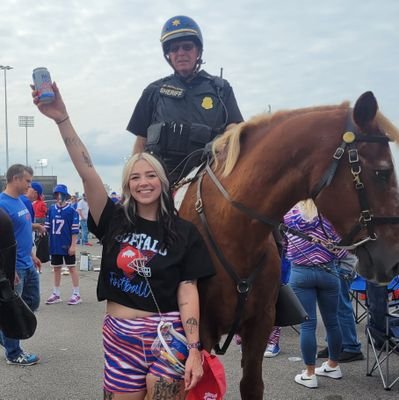 go bills 💙❤️
•nosebleed season ticket holder 🤙🏻•
emotionally tweeting every game