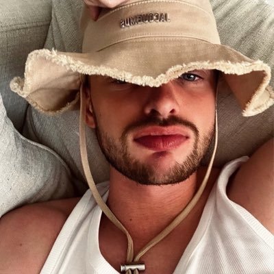 charliemartin95's profile picture. werkin in music & talent management