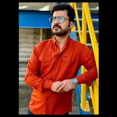 Hsyn1090's profile picture. لسلامتك النفسيه…لا تقترب من واحد مايشبهك