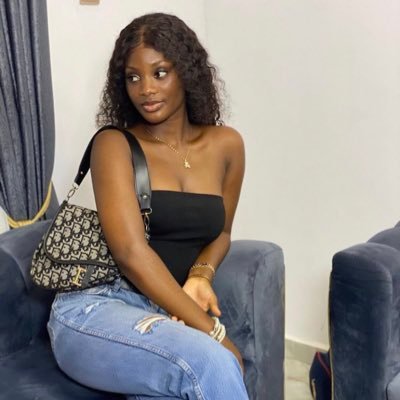 UNILAG| PRETTY DARK SKIN🌹🌺🦋 😍| a little bit stubborn 😭😂| OPTIMISTIC| SHY|EXTROVERT|….please follow me, I follow back fast.