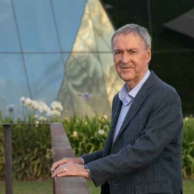 Juan Schiaretti Profile