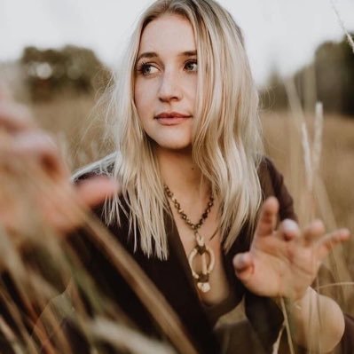 Jessica91137306's profile picture. I’m actually not funny. I’m just really mean and people think I am joking.