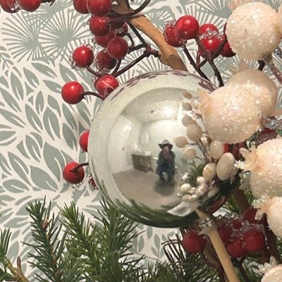 Demiurge3333's profile picture. //~The universe is my muse🪬👽🫀🌌//~ L.S.D