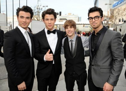 Um FC do Brasil feito para os 2 'JB' (Jonas Brothers e Justin Bieber) virem ao Brasil juntos. Jonastic Since: 2008. Belieber Since: 2011. Since: 04.01.12