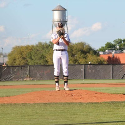 Crawford ISD, Buzz Lighting , 6’2 205, 2025⚾️, RHP 1B.