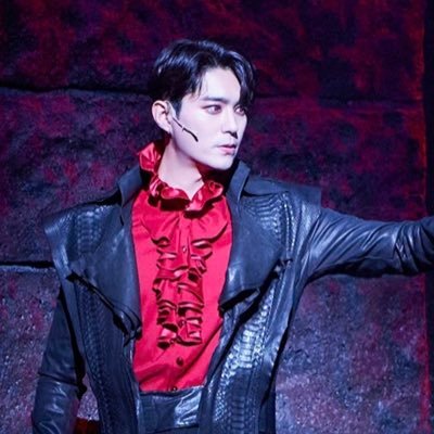 어쩌다보니 런던 거주 중/드큘 존버단/본진 동🌹/애배 한 트럭💓/트위터 초보에요😖실수가 있다면 알려주세요💜