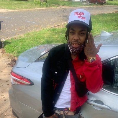 I'm out side..southside st.Louis minno mobsta !! Bitchitzblendaa