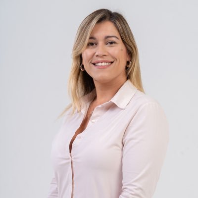 Mama de Tres hijos. Concejal de la ciudad de Deán Funes . Legisladora Provincial,mandato cumplido. Peronista y Delasotista. Dirigente del Frente Renovador