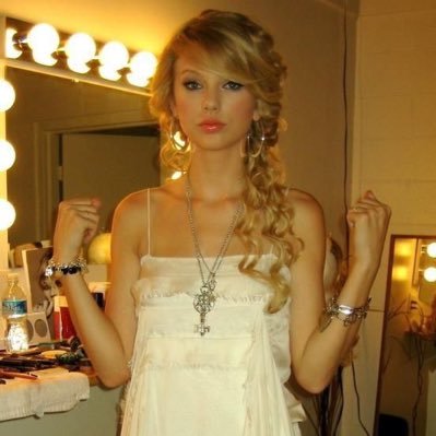 youāre a bandit like me, eyes full of stars ⾠td:*:d. ā // 20 // #1 fearless stan & #1 tayconeliviachappel