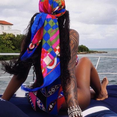 RDoyennelooks's profile picture. Asides being here for Twitter Gbas Gbos, 
I'm a Business Owner *Doyenne Looks* the brand.  Everything fashion wears for male and females. As legit as Twitter.