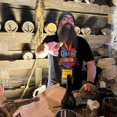 Senior Discord Moderator @CDPROJEKTRED Joe | Old as Dirt | ❤️ Rochel https://t.co/z8K4X6zaYn