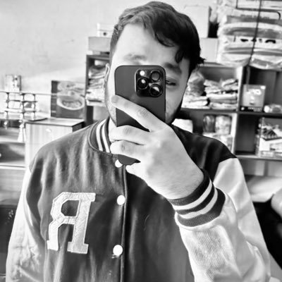 👑 SRK Fan 💙 | 🐶 Dog Lover | 🎬 Marvel Movie Enthusiast | 💻 Computer Geek | 🎮 Gaming Enthusiast | Let's talk movies, tech, and gaming! 🤖