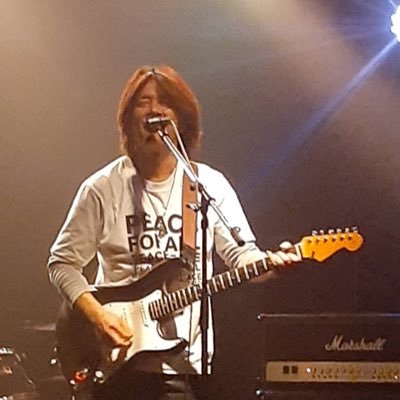 関西を中心に活動するギタリスト、シンガーソングライター。→https://t.co/u8rs8RftFd