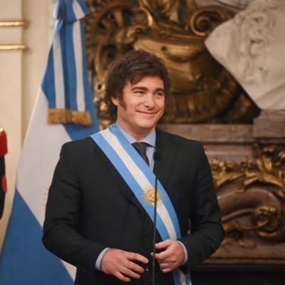 Retire personalmente a Massa de la política. Argentino. Intelectual de Miller. Trumpista.